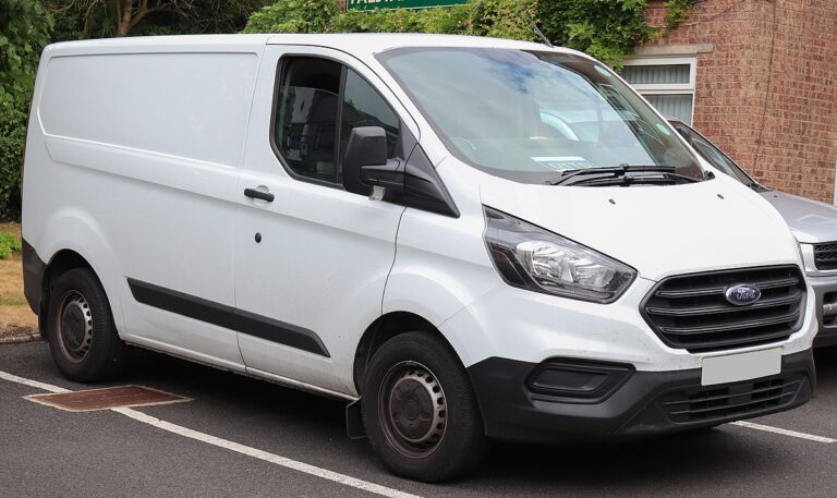 Advantages of Renting a Transit Custom from Easihire Preston