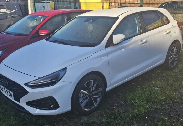 Hire a Hyundai i30 Automatic from Easihire Preston – Your Smooth Ride Awaits