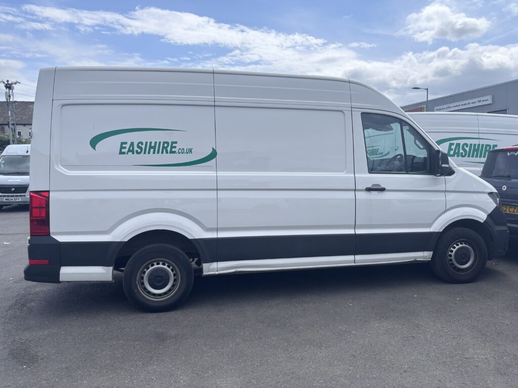 Moving House? Van Size Guide Image for a medium to long-wheelbase (LWB) van. VW Transporter.